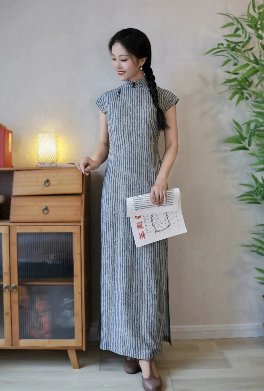 Su Xin 素馨 Jasmine 1930s Striped Cap Sleeve Qipao